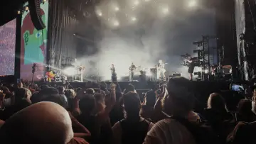 Zasłona do filmu "Bonnaroo 2026: The Moovie" #931193