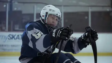 Zasłona do filmu "Hard as Puck" #981445
