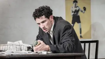 Zasłona do filmu "National Theatre Live: Golden Boy" #1773209
