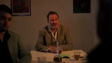 Zasłona do filmu "Pizza Salami mit Schuss" #957765