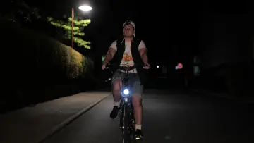 Zasłona do filmu "Pizza Salami mit Schuss" #957767