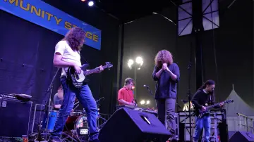 Zasłona do filmu "Yaupon Holly: Live at the Florida Fair" #963338