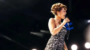 Zasłona do filmu "RAYE live at Montreux Jazz Festival" #1176909