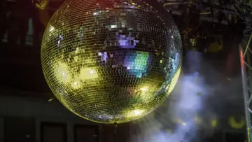Zasłona do filmu "Dorfdisco - Saturday Night Fever auf dem Land" #1177335