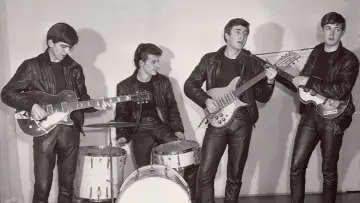 Zasłona do filmu "Building the Beatles" #980647