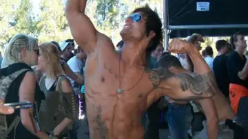 Zasłona do filmu "Poster Boy: Becoming Zyzz" #1205230