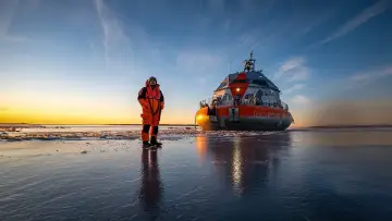 Zasłona do filmu "Tara Polar Station : mission au coeur de l