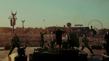 Zasłona do filmu "The Hives - Hellfest 2026" #1144448