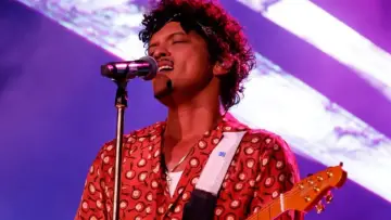 Zasłona do filmu "Bruno Mars: The romantic tour live" #1144409