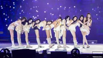Zasłona do filmu "TWICE 〈THIS IS FOR〉 WORLD TOUR FINALE in SEOUL" #1521957