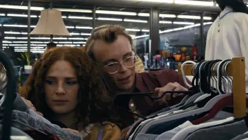 Zasłona do filmu "Secondhand Embarrassment" #1187272