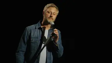 Zasłona do filmu "Rory Scovel: Show Must Go On" #1770302