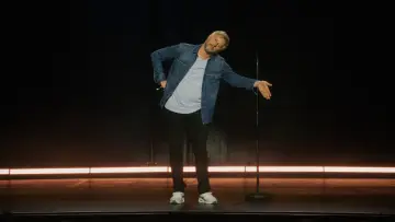 Zasłona do filmu "Rory Scovel: Show Must Go On" #1770304