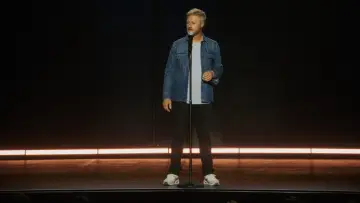 Zasłona do filmu "Rory Scovel: Show Must Go On" #1770305