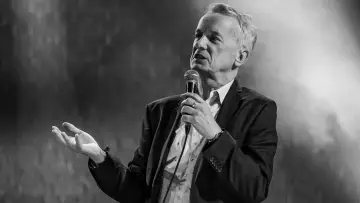 Zasłona do filmu "Frank Skinner: 30 Years of Dirt" #1638926