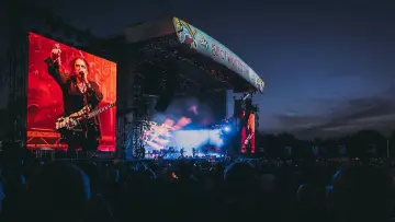 Zasłona do filmu "The Cure - Isle Of Wight Festival 2026" #1629654