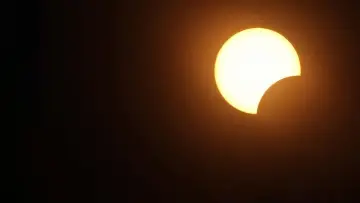 Zasłona do filmu "Totale Sonnenfinsternis - Europa im Mondschatten" #1229790