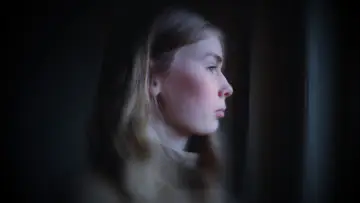 Zasłona do filmu "The Schoolgirl Terrorist?" #1627892