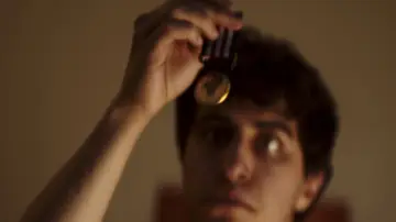 Zasłona do filmu "Fool
