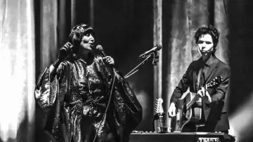 Zasłona do filmu "Yeah Yeah Yeahs: Hidden in Pieces" #1582667