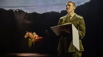 Zasłona do filmu "National Theatre at Home: War Horse" #1899609