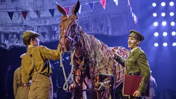Zasłona do filmu "National Theatre at Home: War Horse" #1899616