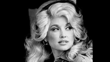 Zasłona do filmu "Remembering Dolly: A Rhinestone Life" #1585565