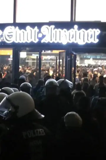 Plakat do filmu "Die Kölner Silvesternacht - Die Nacht der Ohnmacht" #1577709