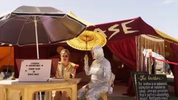 Zasłona do filmu "Lovebox" #1794436