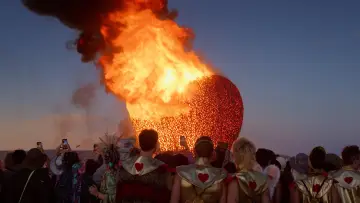 Zasłona do filmu "Lovebox" #1794444