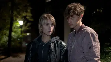 Zasłona do filmu "Frau ohne Namen" #1714708