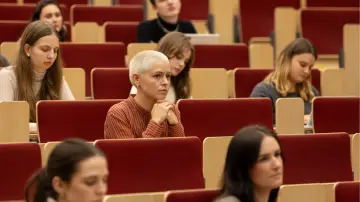 Zasłona do filmu "Frau ohne Namen" #1714712
