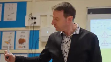 Zasłona do filmu "Une petite école française" #1635765
