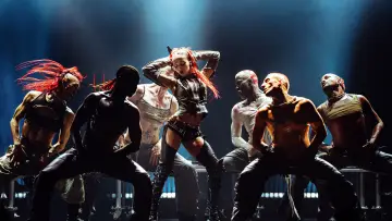 Zasłona do filmu "FKA twigs: Live at the Adidas Arena, Paris" #1833258