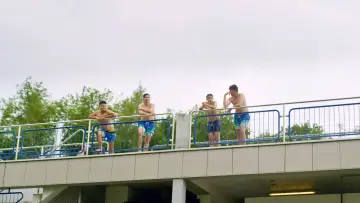 Zasłona do filmu "Zwei Sommer in der Badi" #1652167