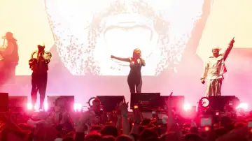 Zasłona do filmu "Black Eyed Peas - Live at Brännbollsyran 2026" #1639886