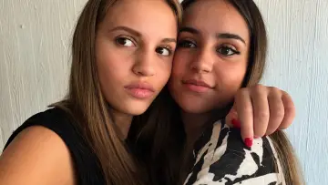 Zasłona do filmu "Selfie - Lato B" #1846560