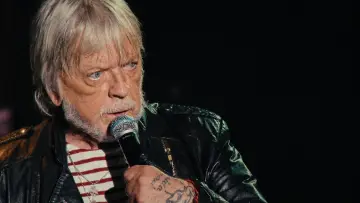 Renaud, 50 ans de chansons plakat
