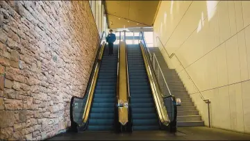 Zasłona do filmu "Escalator" #1842026