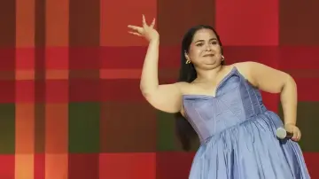 Zasłona do filmu "Sumukhi Suresh: Hoemonal" #1884338