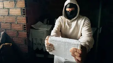 Zasłona do filmu "Cocaïne : la poudrière colombienne" #1817637