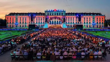 Zasłona do filmu "Le concert des nuits d