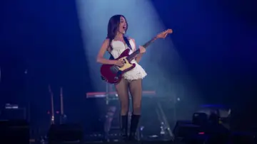 Zasłona do filmu "Olivia Rodrigo: Live At Glastonbury 2025" #1894707