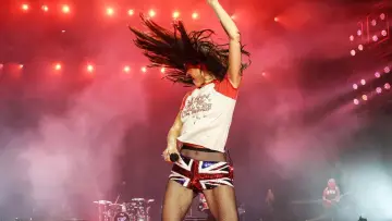 Zasłona do filmu "Olivia Rodrigo: Live At Glastonbury 2025" #1894711