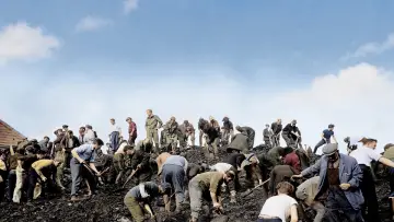 Zasłona do filmu "Aberfan: The Village That Fought Back" #1891461