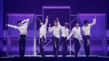 Zasłona do filmu "NCT WISH 1st CONCERT TOUR 