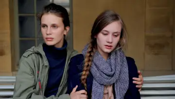 Zasłona do filmu "Młoda i piękna" #840021