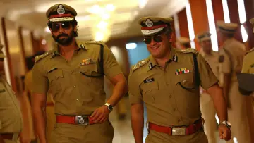 Zasłona do filmu "ஆரம்பம்" #1580491