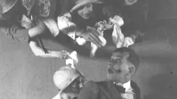 Zasłona do filmu "Поцелуй Мэри Пикфорд" #1571976