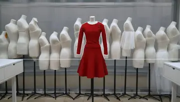 Zasłona do filmu "Le luxe, un pouvoir français" #1887907
